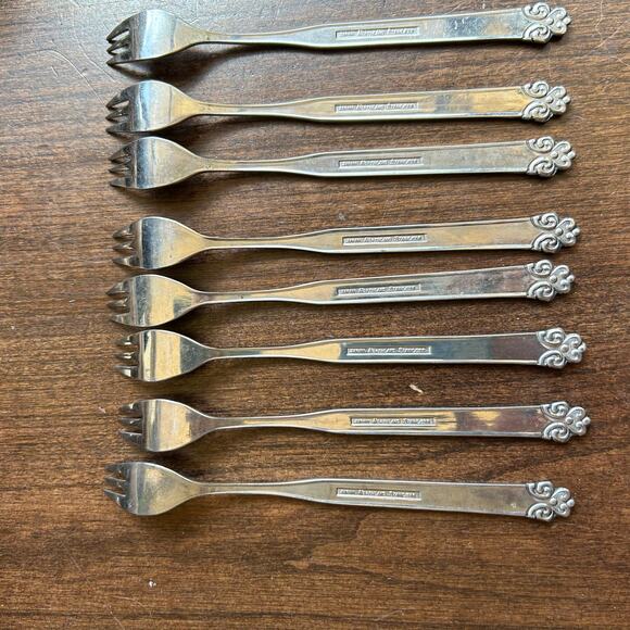 8 Northland San Francisco Cocktail/Seafood Forks by Oneida - Picture 5 of 10